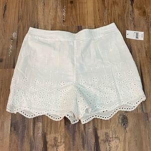 Lightweight Eyelet Short - NWT